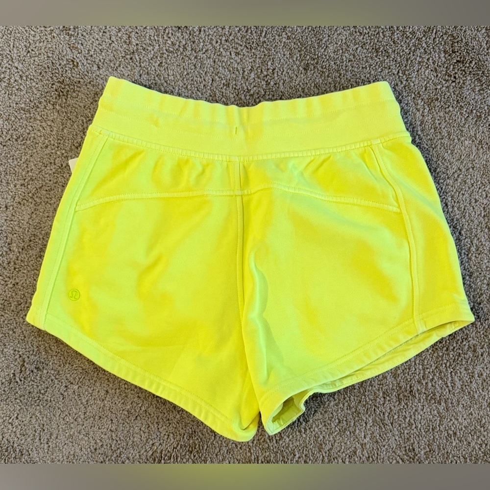 Lululemon Inner Glow High-Rise Shorts 3” Neon Wash Yellow Size 4 NWT - Picture 7 of 11